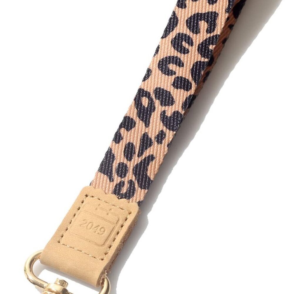 gifts for women cute leopard pattern wrist keychain lanyard for keys, key chain